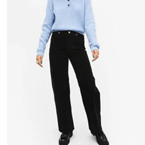 Manchester byxor - Säljer mina fina Yoko corduroy byxor från Monki då de är lite förstora och kommer då inte kommer till användning. Har använt dessa endast en gång. Nypris 350 kr. Priset kan diskuteras. Skriv om ni vill se mer bilder🧚🏻‍♀️❤️