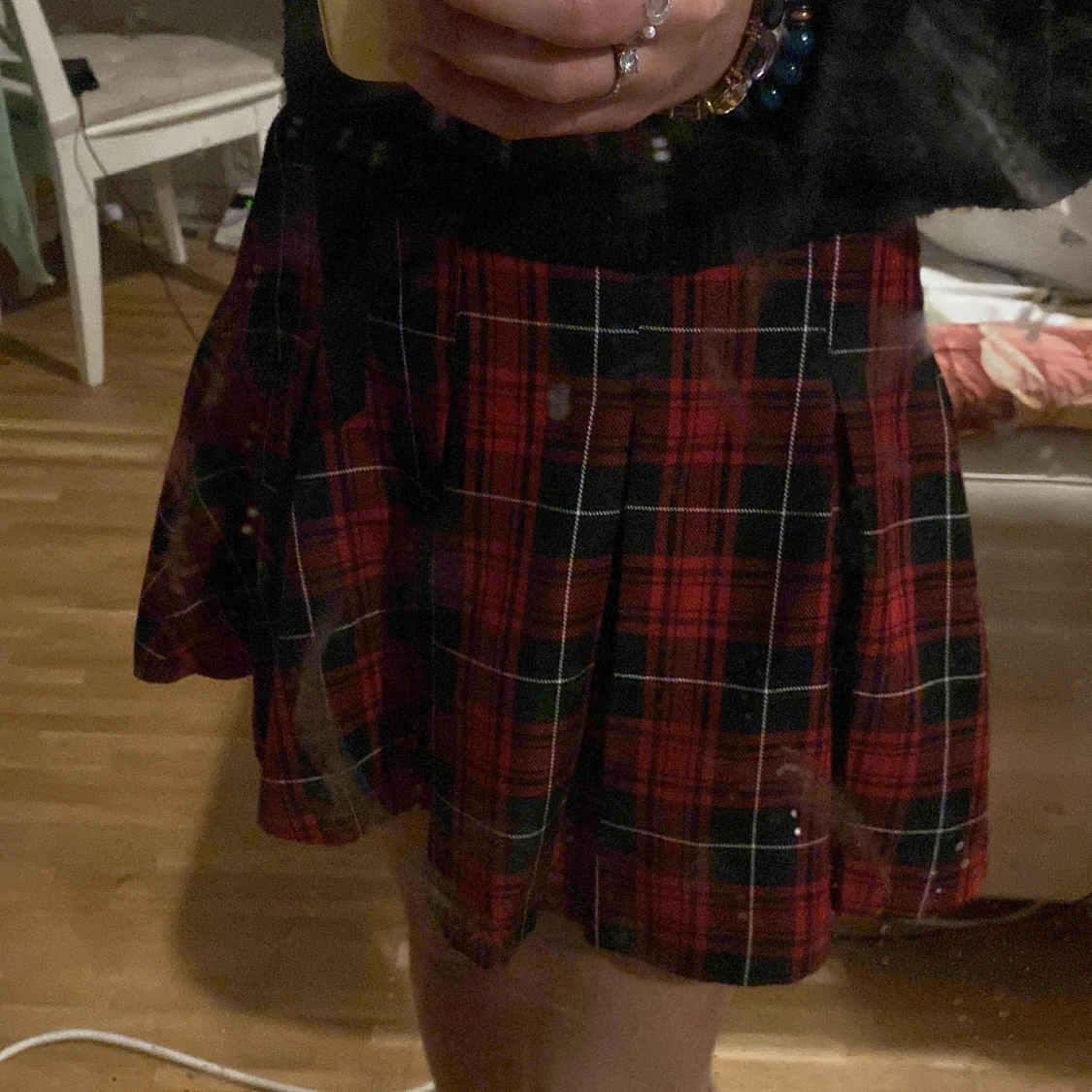 Rutig svart-röd kjol<3 - 90