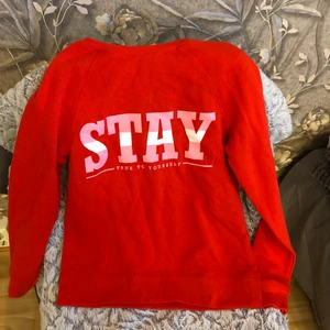 Tröja - Röd tröja strl s