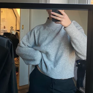 Stickad - Snygg stickad från & Other stories, lite noppig men inget man tänker på