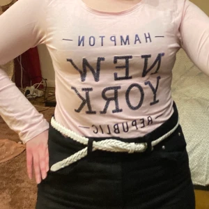 Hamton Republican strl 158/164/XS - Fin rosa tröja med tryck! I storlek 158/164/XS