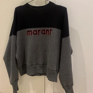 Marant tröja - Jättefin stickad tröja från Isabel Marant. Köpt på Jackie förra vintern men i jättebra skick, säljer för jag ej frå användning för den. Nypris 4100, buda från 2500 🌷