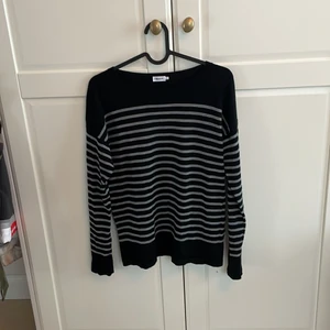 Randig filippa k tröja!  - Säljer min fina filippa k tröja! Nästan helt oanvänd! Kontakta mig för fler detaljer🥰🥰