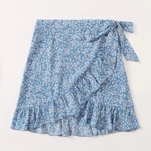 Fin kjol - UTSÖT kjol!! Passar inte min stil eller längd längre så jag säljer haha💗 den är använd ett fåtal gånger men är verklige min favorit!💗💗