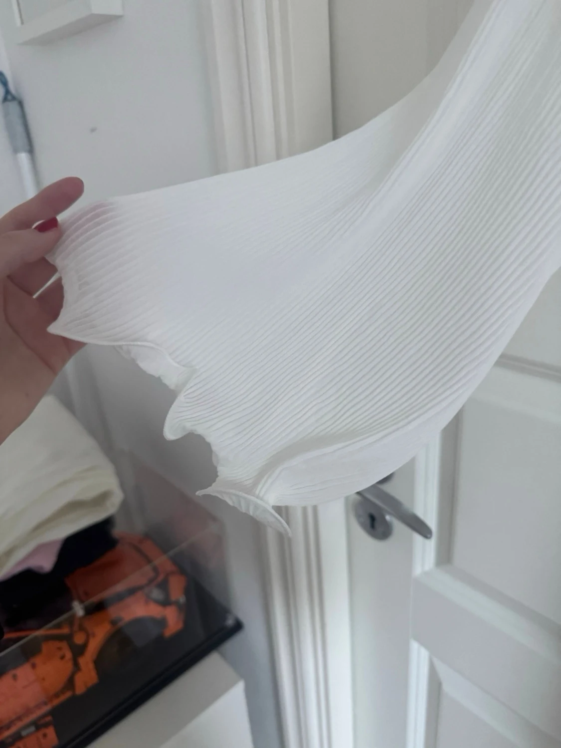 Vit omlottklänning med knytband - 2