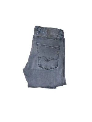 Gråa Replay jeans w30l34 - Ett par bra Replay jeans size W30 L34 .skicka gärna meddelande om intresserad .buda gjärna