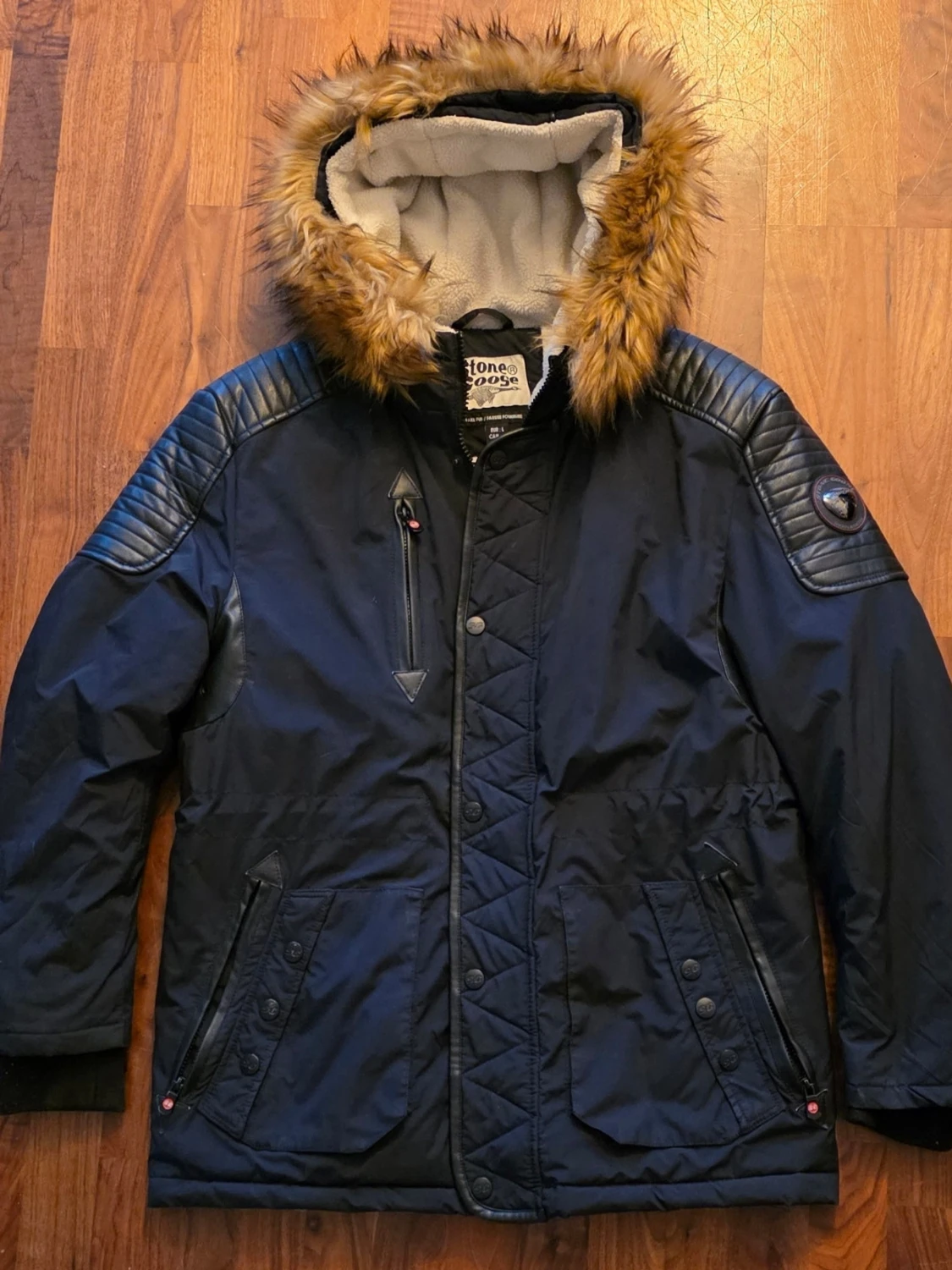 Svart parkas från Stone Goose - 1