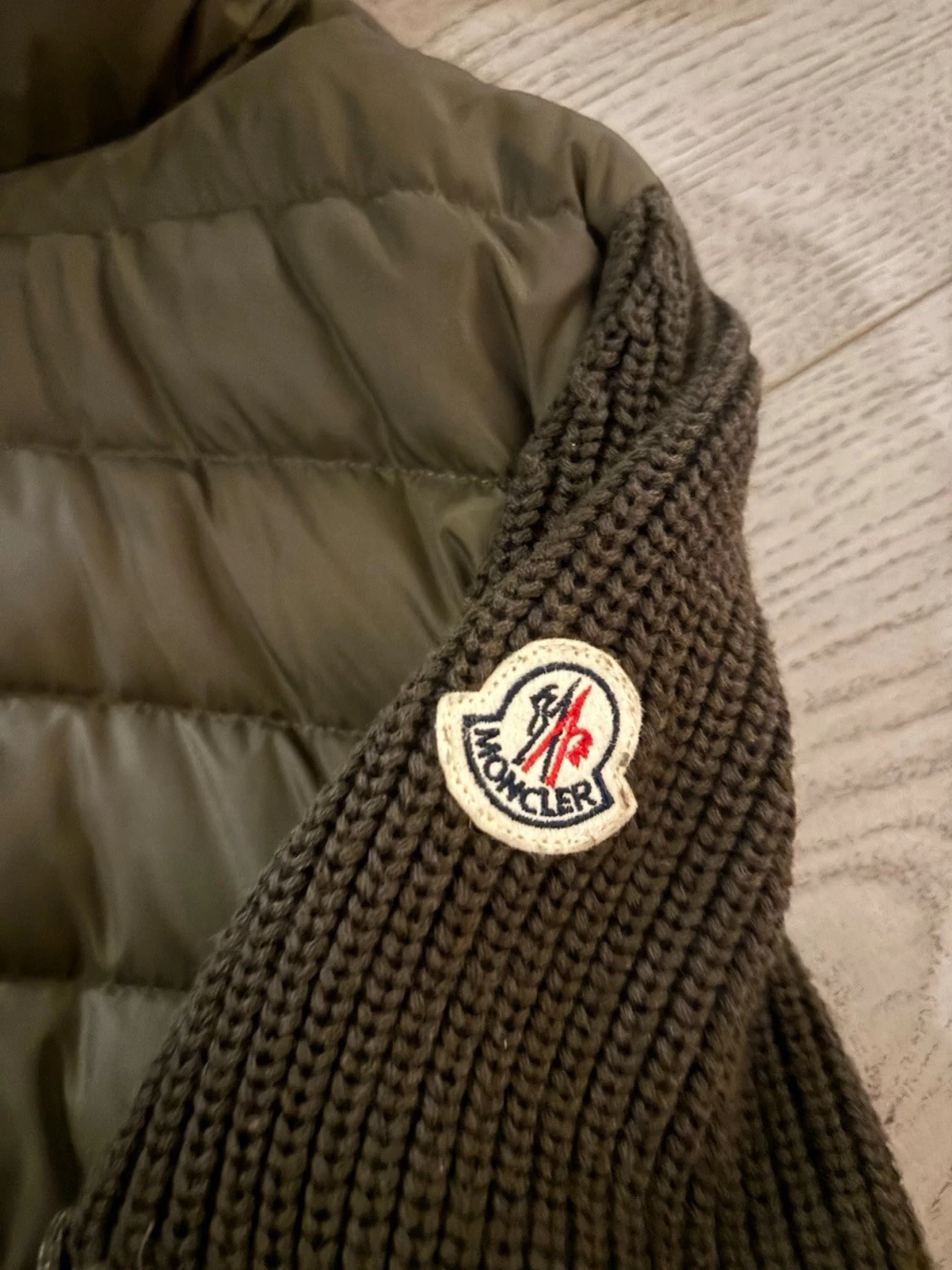 Mörkgrön dunjacka från Moncler - 1