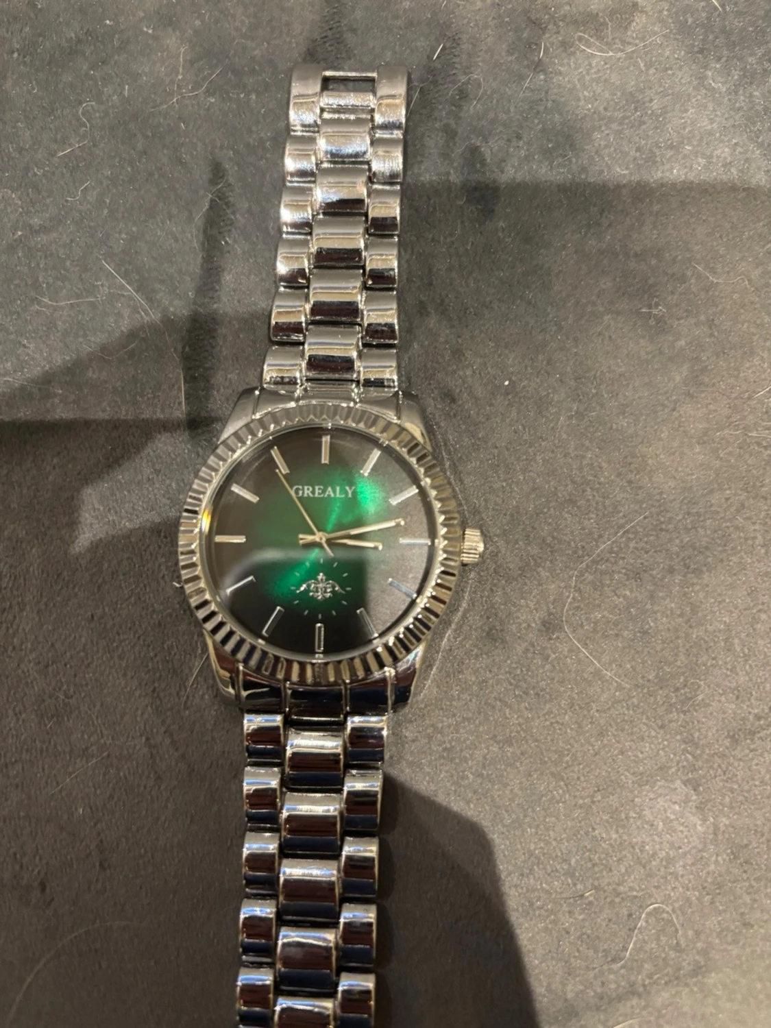 Silvrig klocka från Grealy