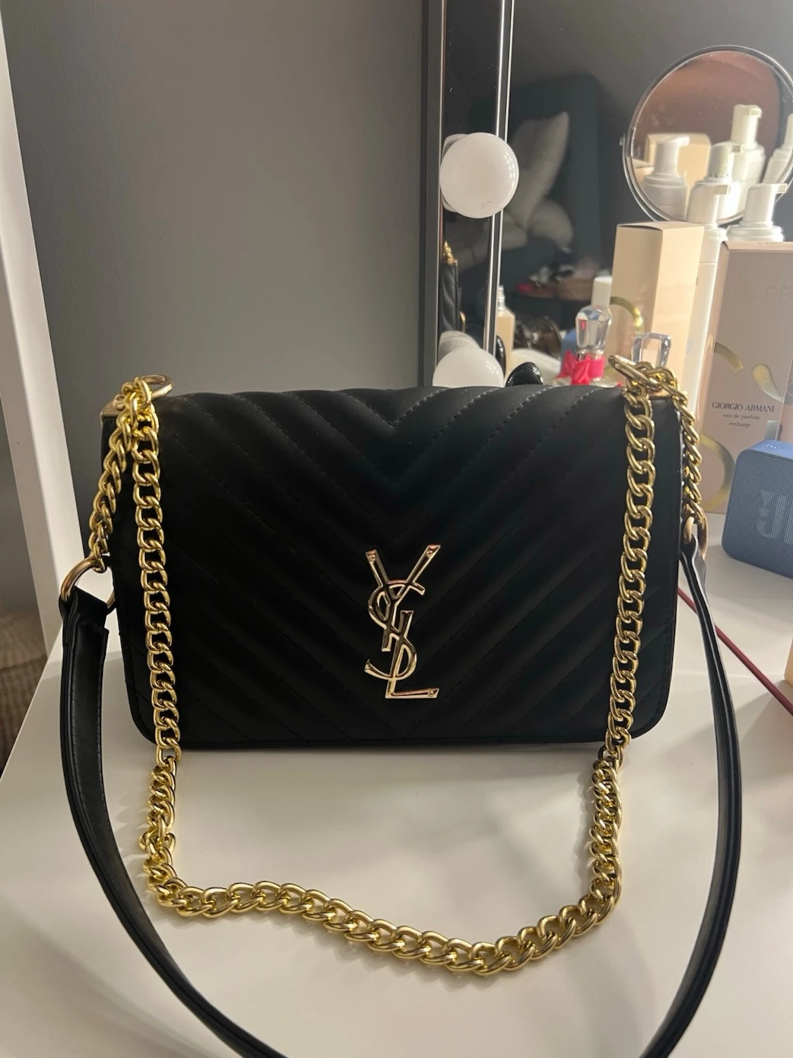 Läder väska med guld detaljer  - 3