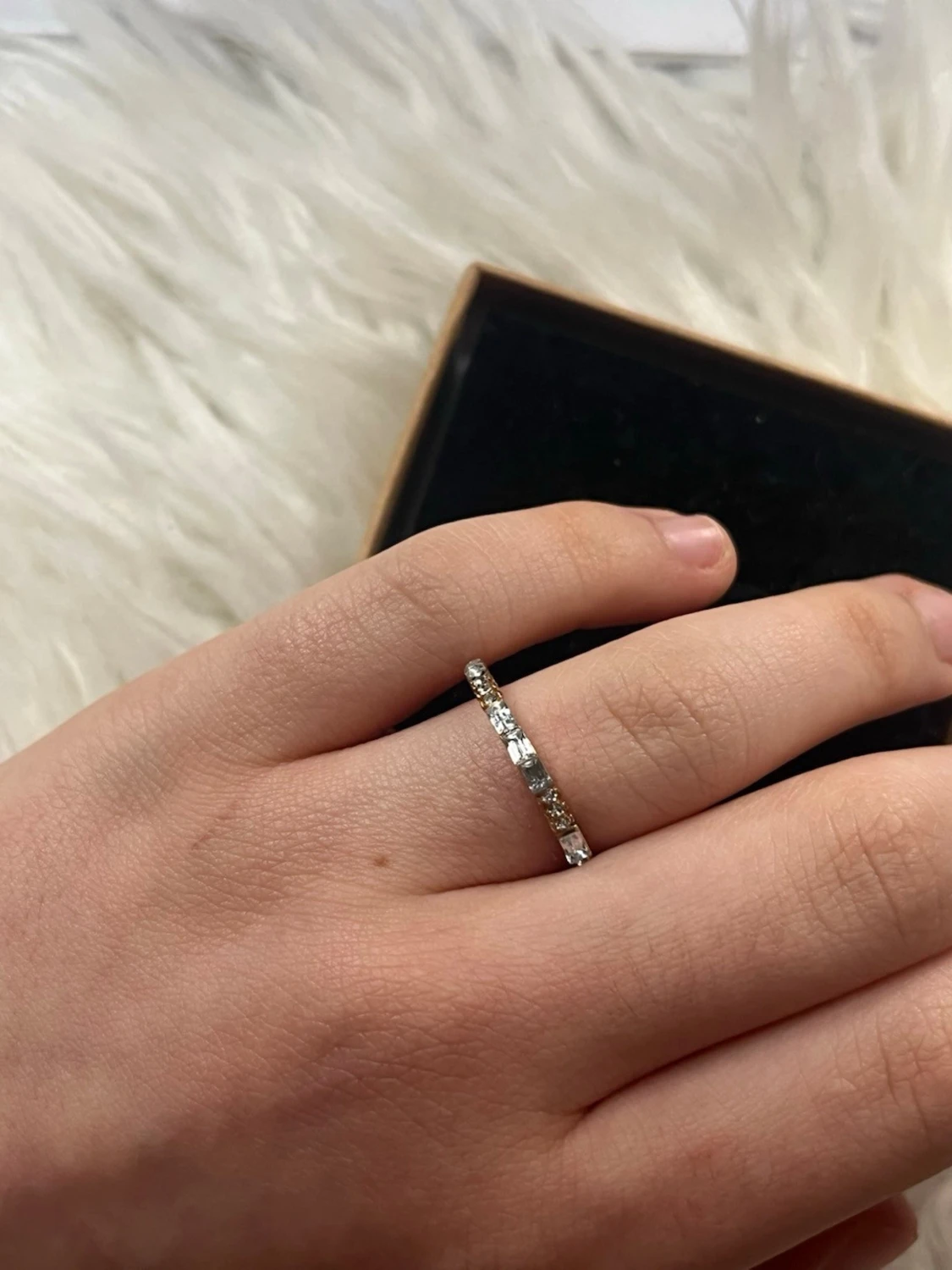 Silverring med gnistrande stenar - 1