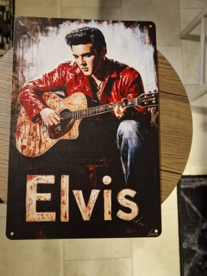 Skylt Elvis - Skylt Elvis. Aluminium 20 × 30 cm.