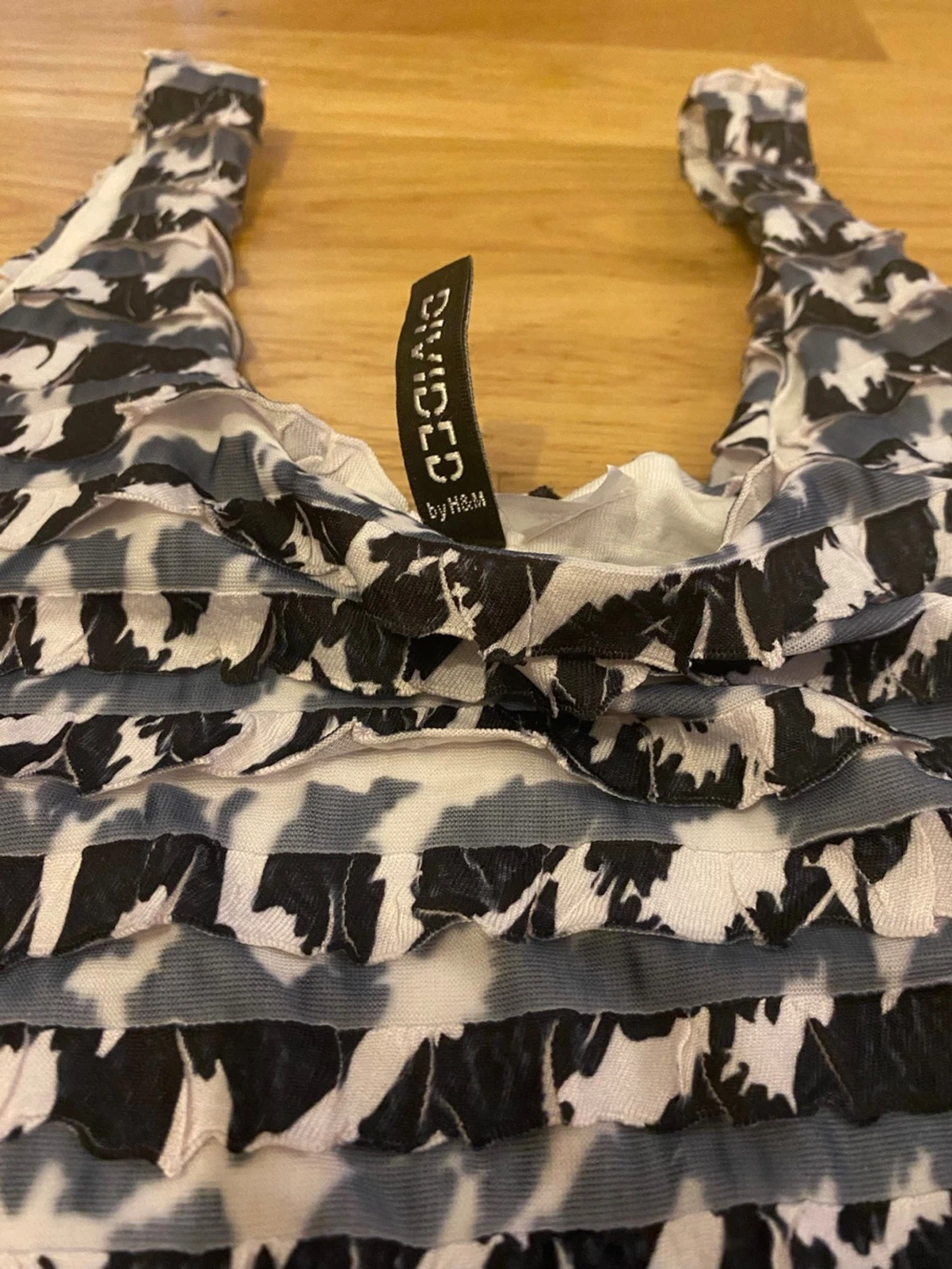 Svartvit mönstrad klänning H&M Divided - 3