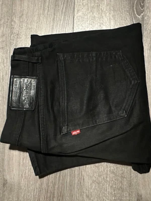 Svarta Levis 504 jeans - Storlek: 33/34, skriv för mer frågor och bilder!