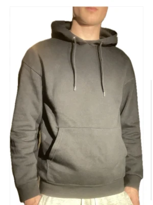 Pier One - Skön och stilren hoodie som är nästintill my 80% bomull, 20% polyester  Passar en S/XS Rabatt med bundle, se i min profil Hör gärna av er vid frågor