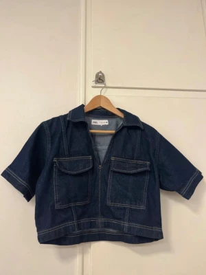 jeans topp - väldigt fin topp av jeans använd fåtal gånger🩷