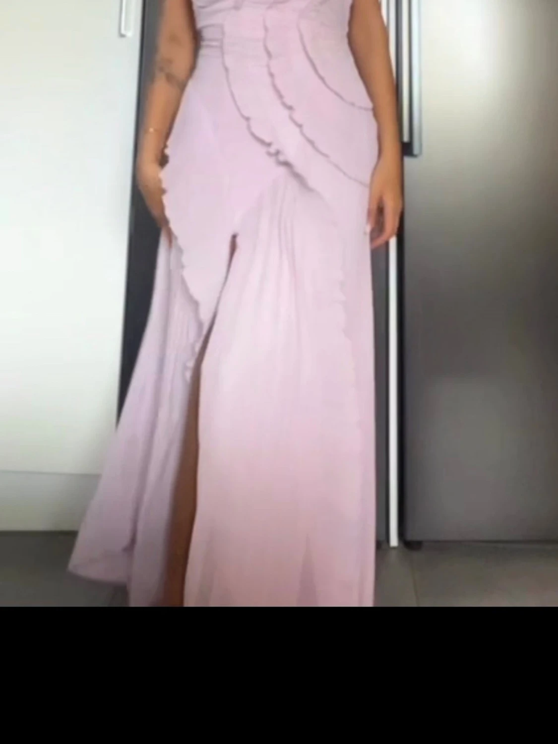 Ljuslila långklänning med volanger - 1