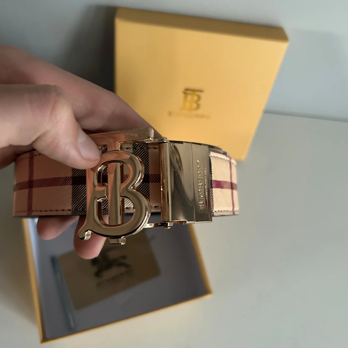 Burberry bälte  - 1