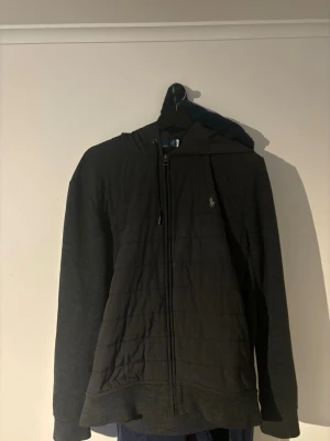 Ralph Lauren Cardigan - En snygg jacka, som är i nyskick.