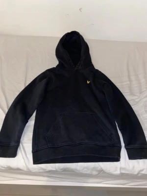 Lyle n scoot hoodie - Svart bra Skick 10-11år 