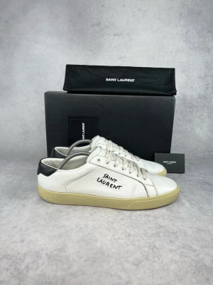 Saint Laurent court classic sneakers - – Condition: 8/10  – What is included:  Dustbag  – Retail price: 700 euro