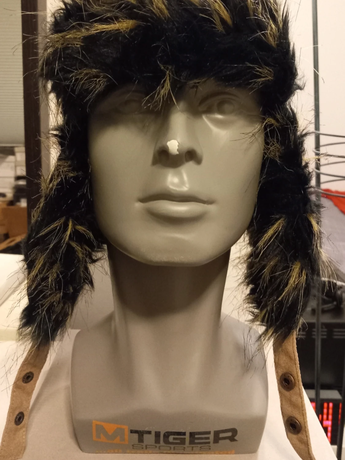 Rutig pälsmössa från Handskkompaniet - Storlek M 