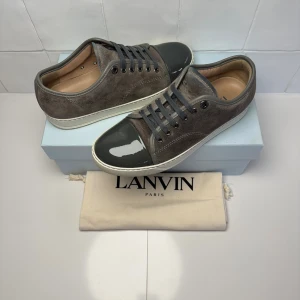 Lanvin skor  - Lanvin cap toe skor. Storlek 40 (uk6) passar 42. Dustbag medkommer vid köp. Bara att höra av sig till oss vid minsta funderingar😁