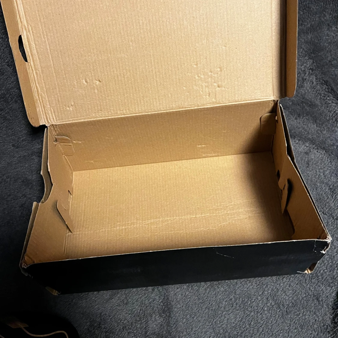 Svarta och guldiga adidas fotbollsskor - 1