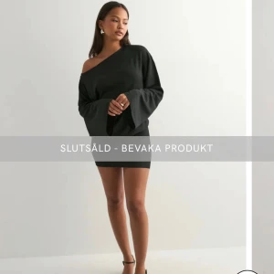 One shoulder klänning - Helt ny klänning från Nelly nypris 399 med prislapp kvar🎀