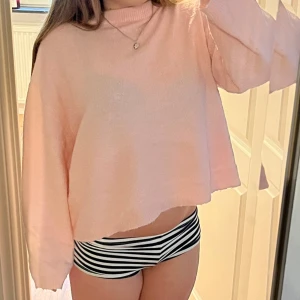 Stickad tröja - Nästan aldrig använt 