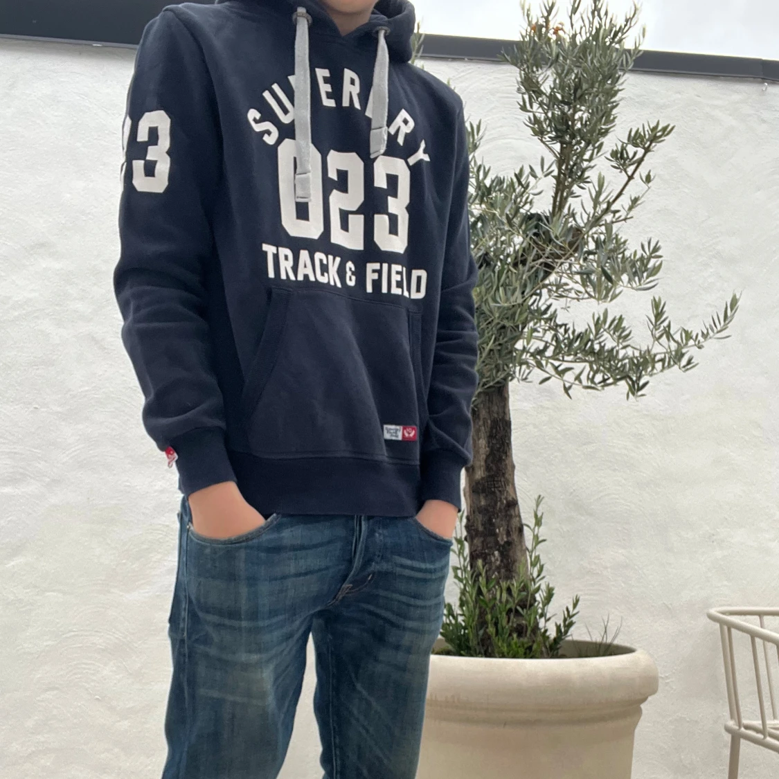 Svart hoodie från Superdry med tryck - 4