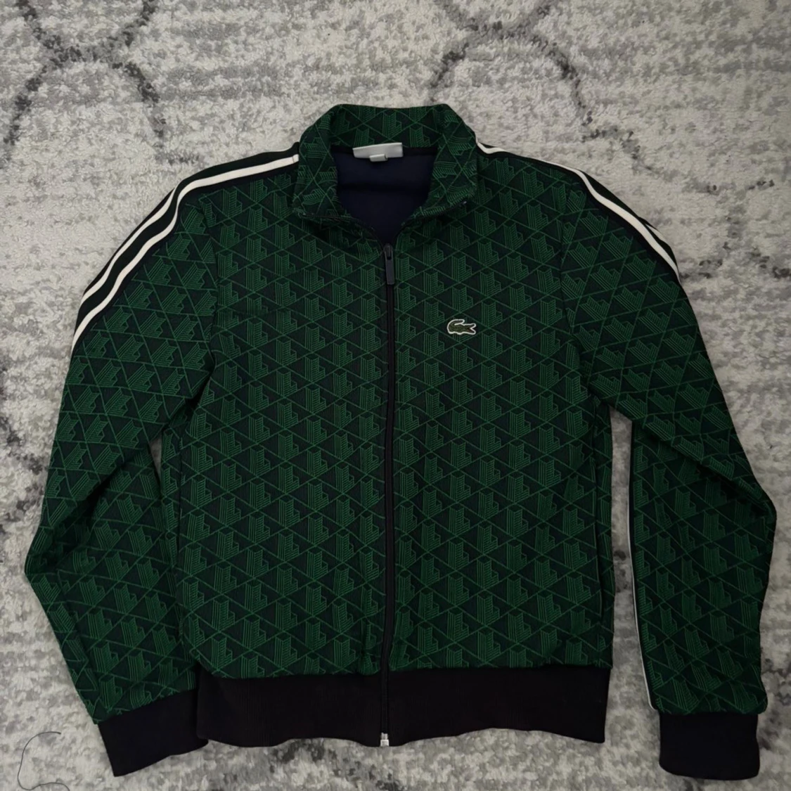 Grön mönstrad ziptröja från Lacoste - 2