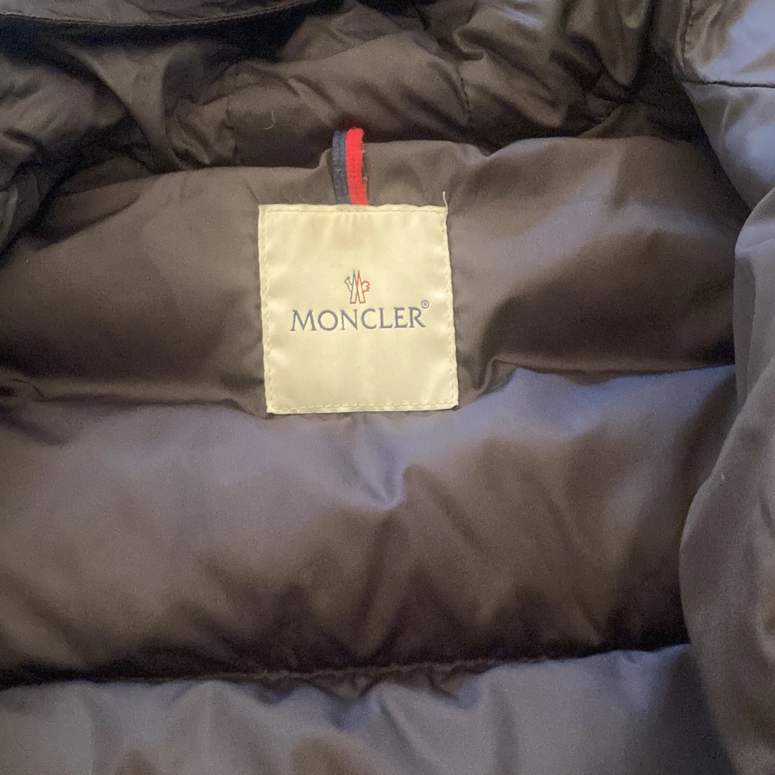 Svart Moncler pufferjacka med huva - 2