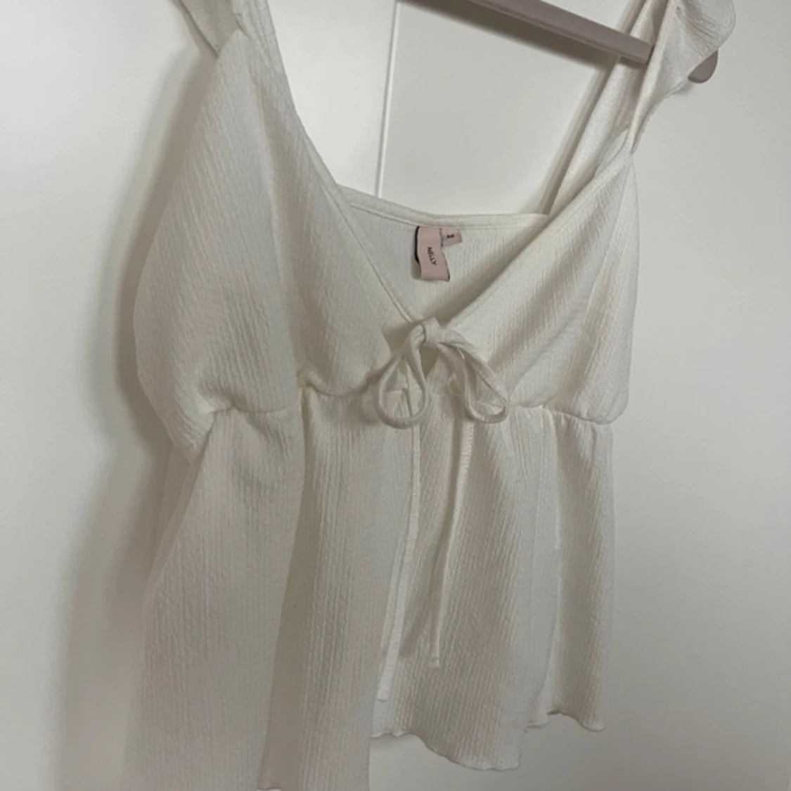 Vit linnetopp med knyt från Nelly - 3