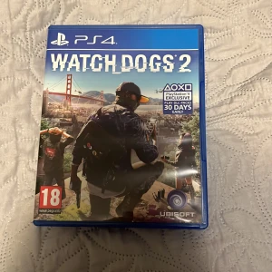 Watch Dogs 2 PS4 - Watch Dogs 2 till PlayStation 4 i fint skick. Upplev ett actionfyllt äventyr i San Francisco med exklusiva PS4 DLC-paket. Omslaget och fodralet är i mycket bra skick, perfekt för samlare eller spelentusiaster.