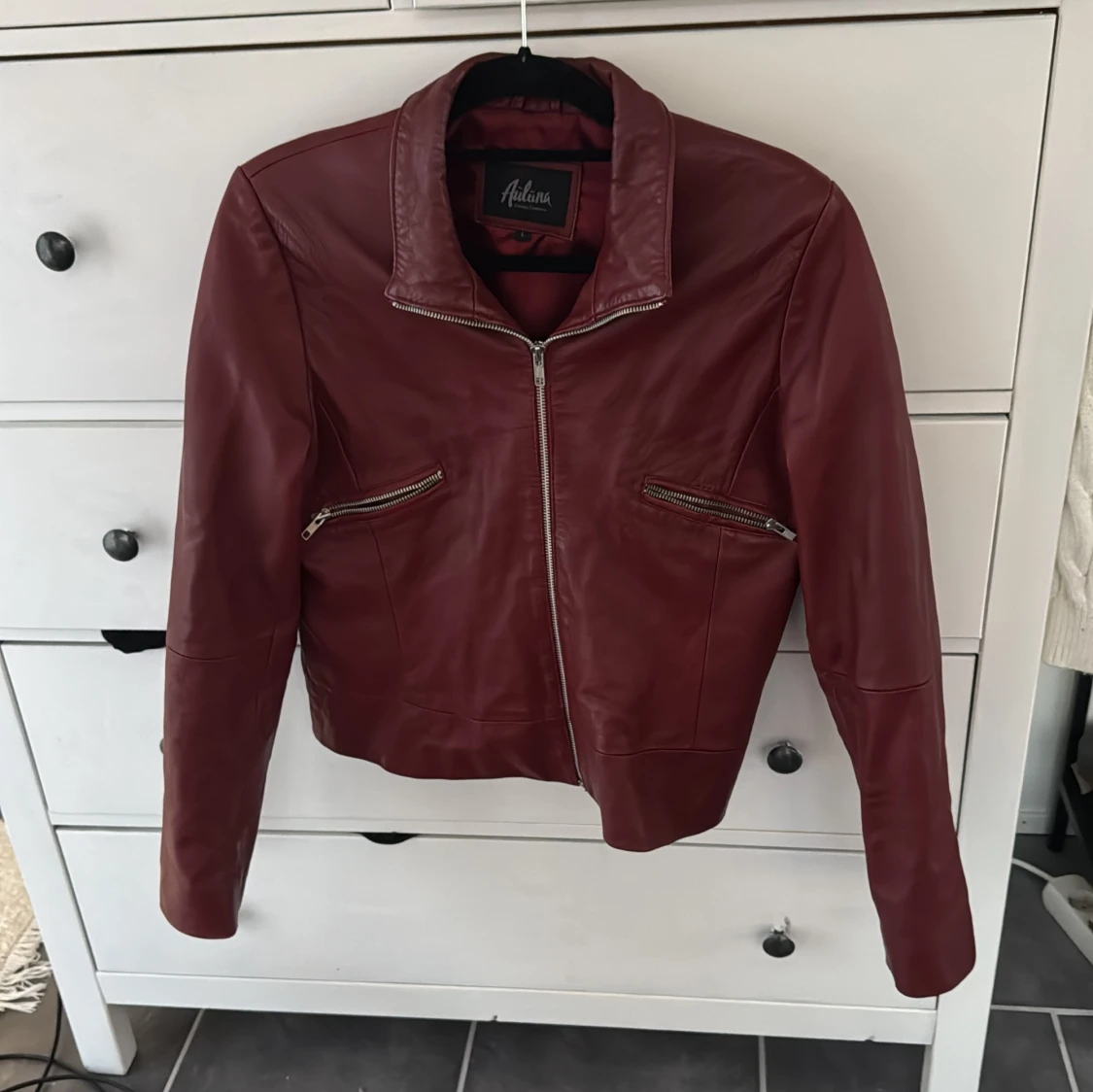 Vinröd skinnjacka från Atalina - 1