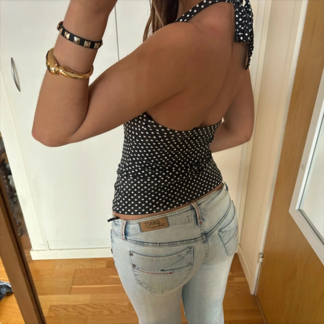 Prickig halterneck topp  - 90