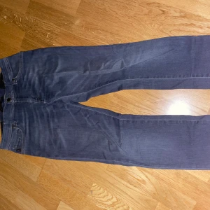 Grå jeans från Tramarossa - Snygga grå jeans från Tramarossa i storlek 30 slimfit ,pris 949kr