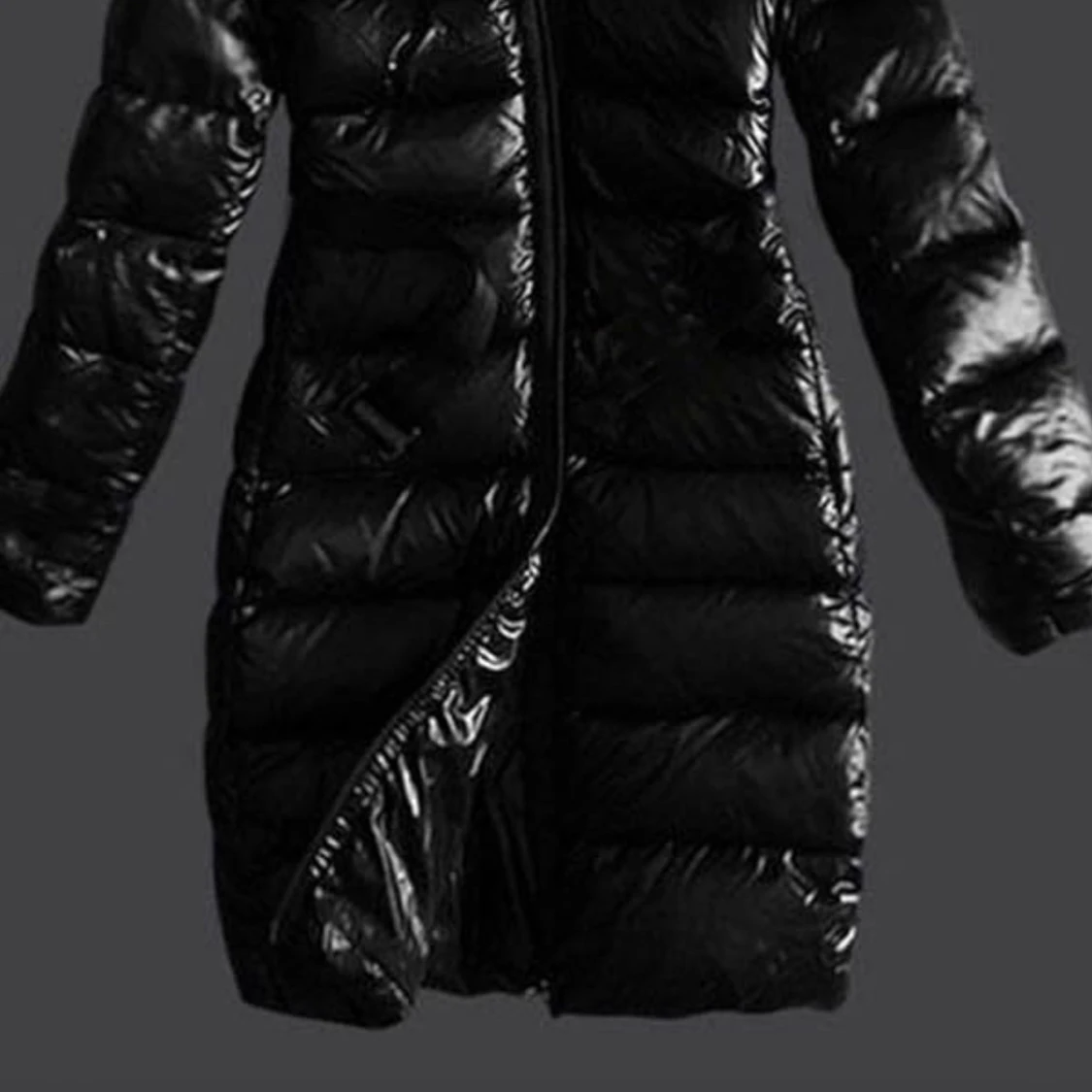 Svart lång pufferjacka med päls