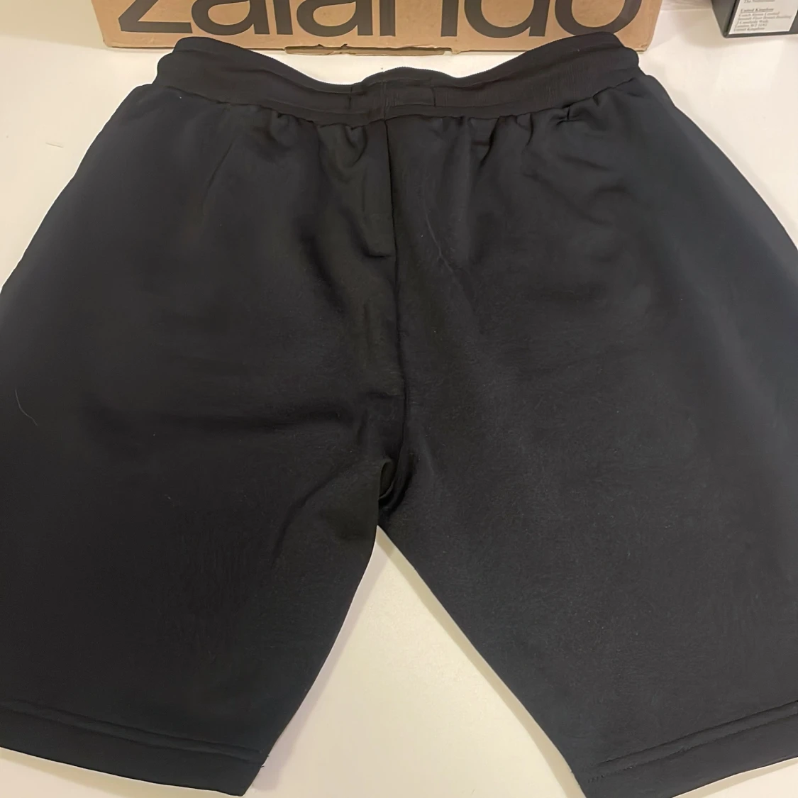 Svarta shorts från McKenzie med snörning - 2