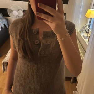 Brun stickad väst - Såå fin och unik stickad väst💕