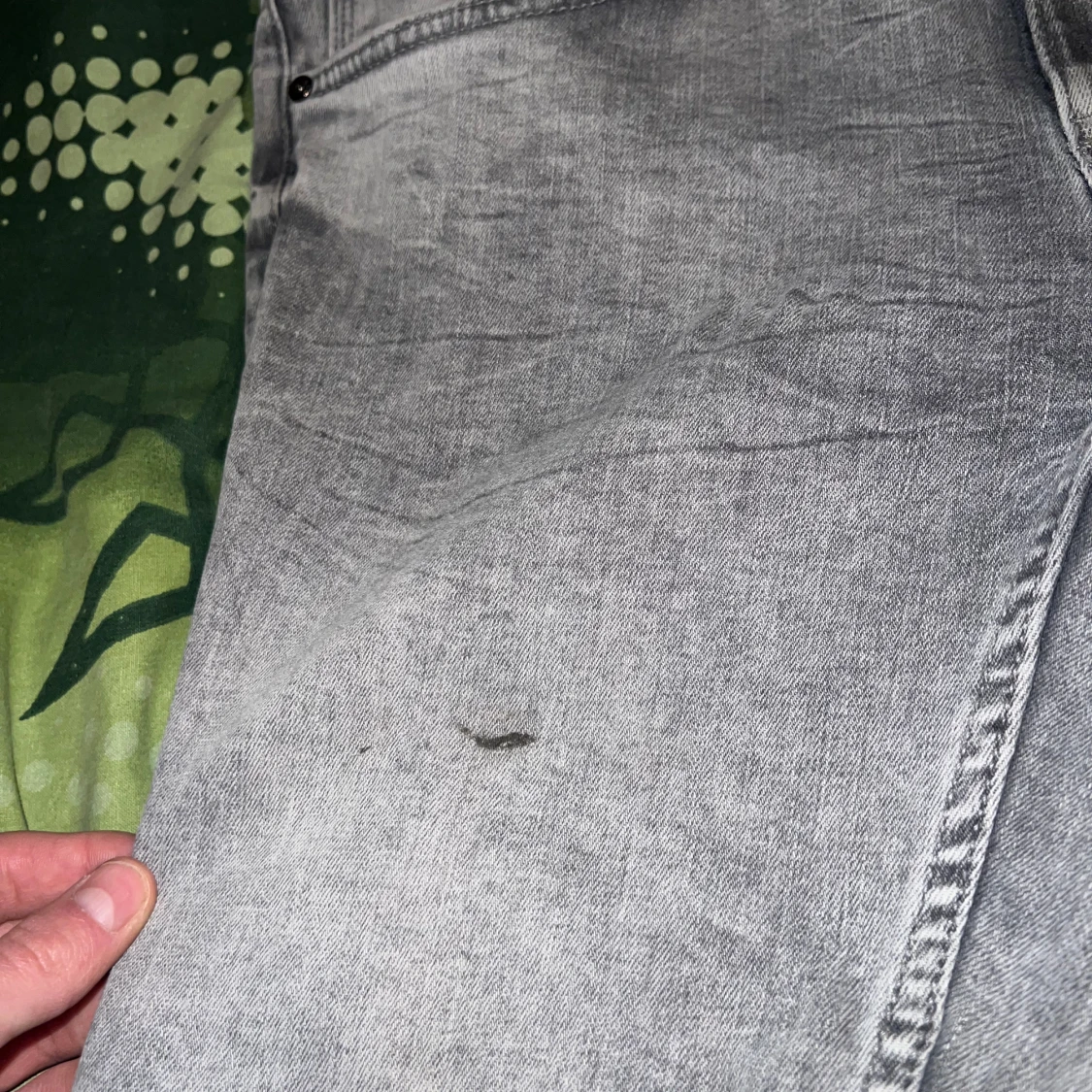 Grå jeansbyxor i storlek 32/30 - 3