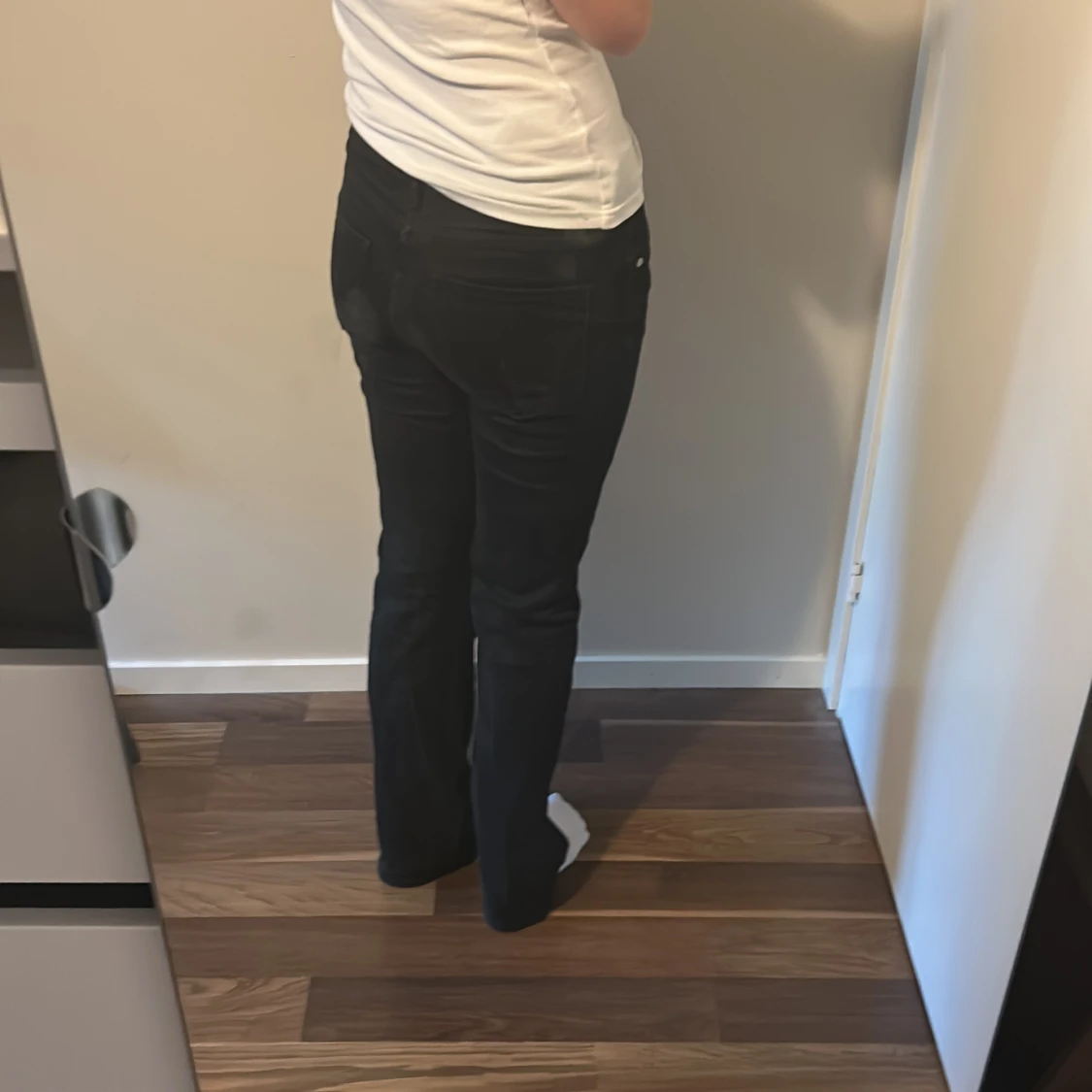 Svarta bootcut jeans - 1