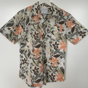 skjorta - Lager 157 - Skjorta från lager 157, oanvänd utan prislapp. Väldigt gott skick, strl S 