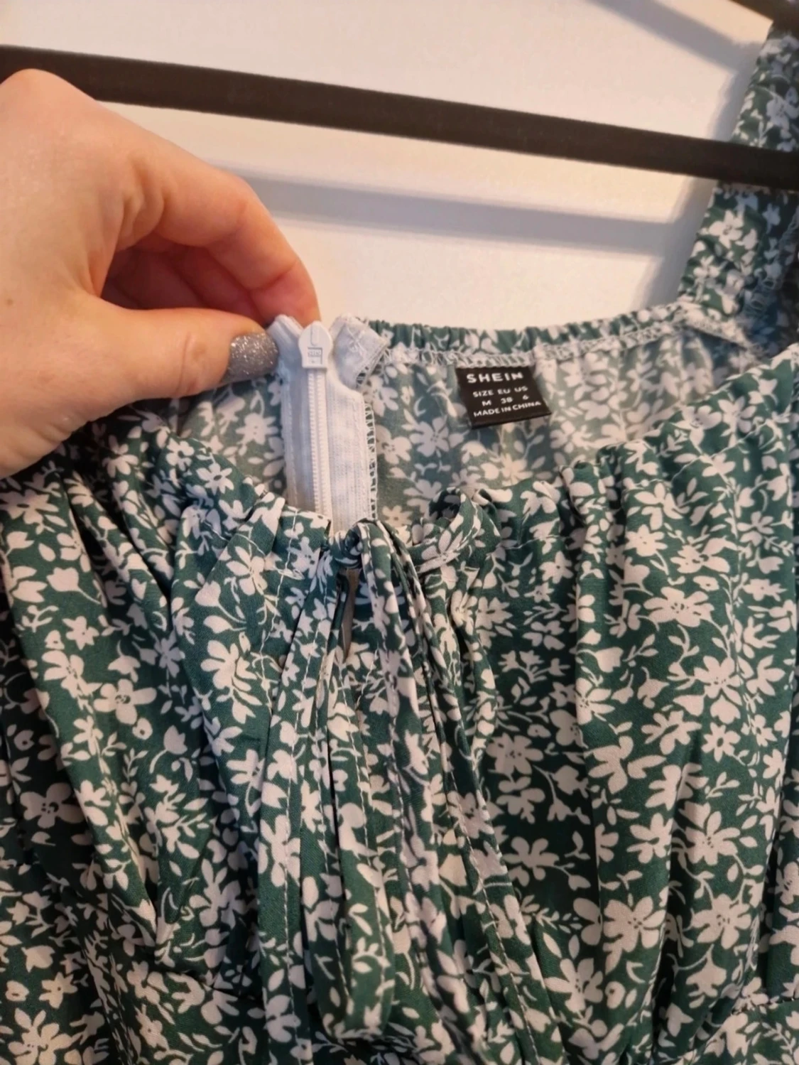 Blommig klänning  - 3