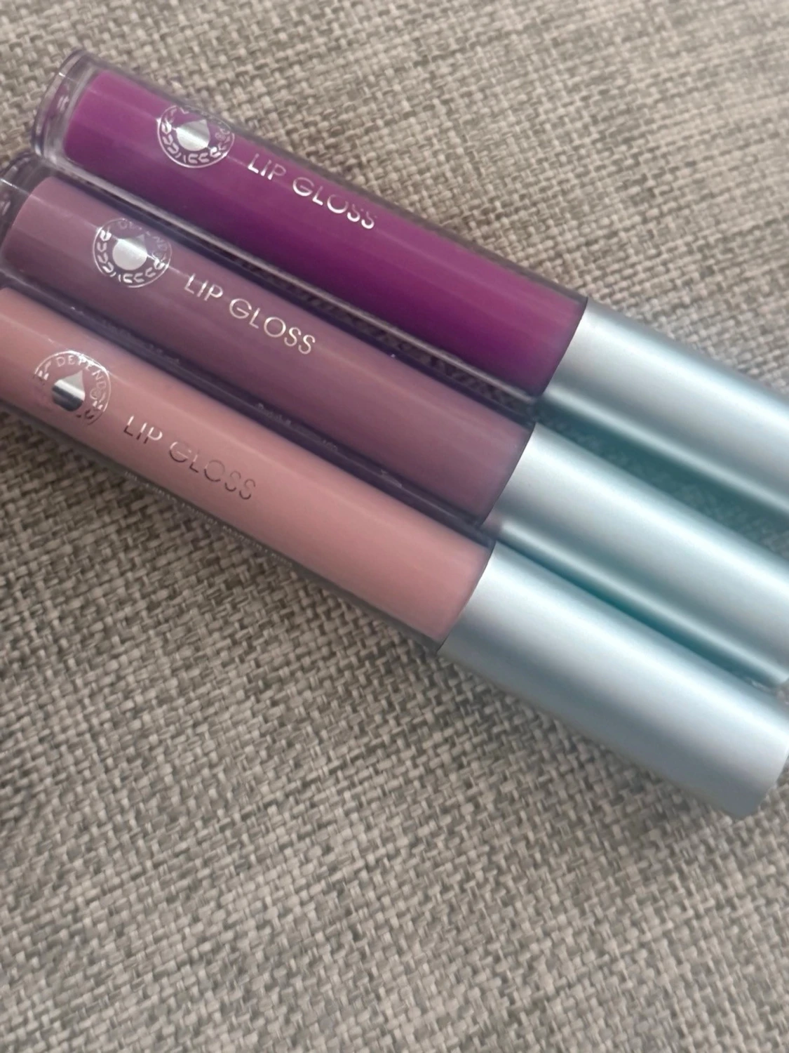 3-pack läppglans i olika färger används bara en gång  - 1