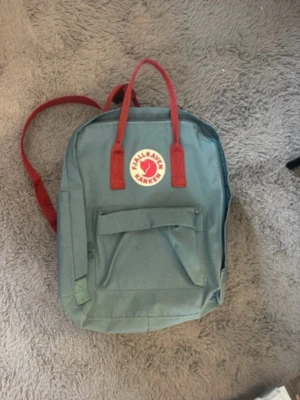 Ryggsäck från kånken fjällräven - Super fin ryggsäck ifrån kånken fjällräven  som sällan har kommit till användning 