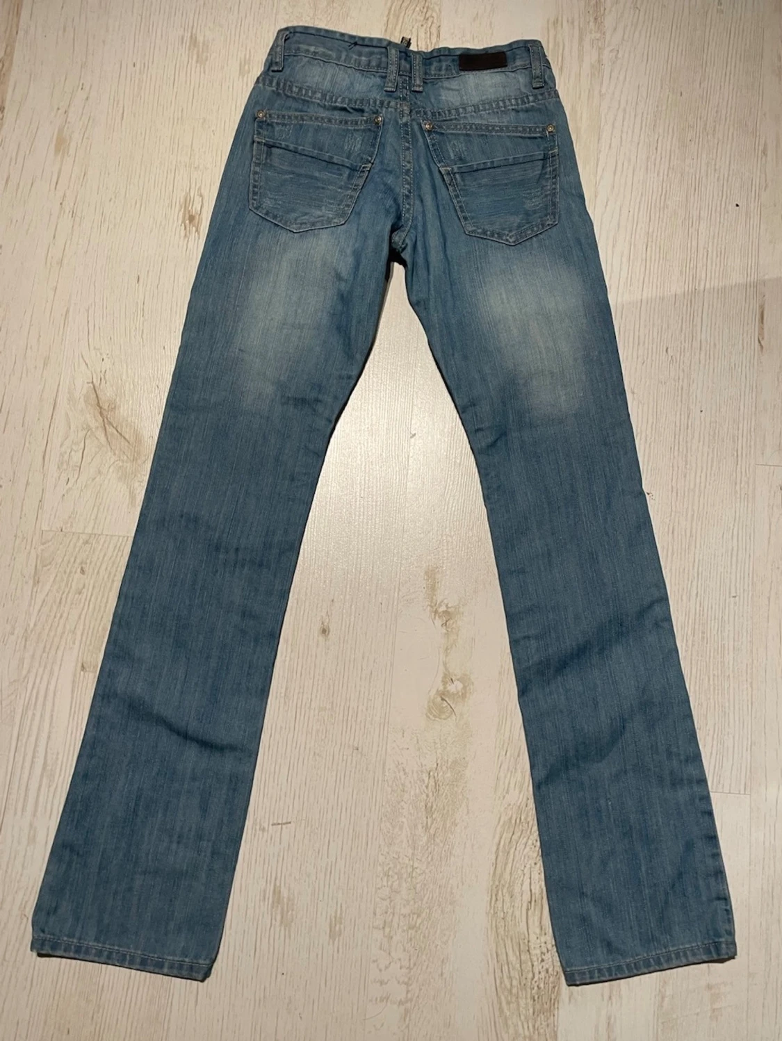 Lågmidjade raka jeans från DCSN - 3