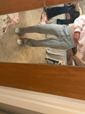 Grå mjukisbyxor Juicy Couture XS i nyskick  - Grå mjukisbyxor från Juicy Couture i storlek XS. . Som nya, använda några få gånger.