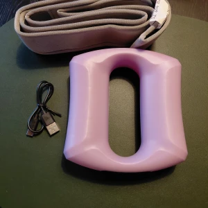 Multi - Fitness träningsredskap - Ny Multi- Fitness  träningsredskap med karborreband ,flera lägen. Tillbehör USB kabel, instruktionshäfte